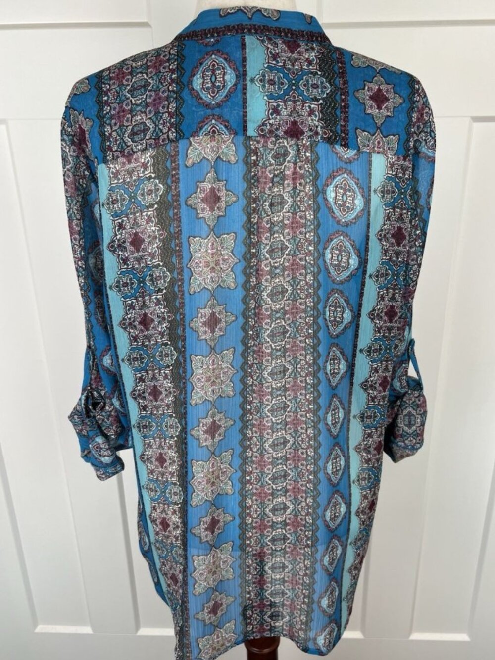 Kut From The Kloth XL Boho Button Front Blouse Blue Medallion Print Roll Tab Slv - Picture 5 of 8